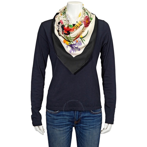 Gucci x Disney Mickey Mouse silk scarf - Picture 8 of 8